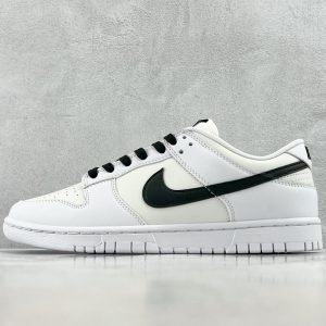 Hyped Dunk White and black