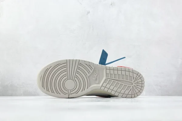 Off White x SB Dunk Low - Image 4