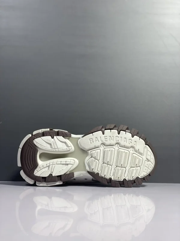 Balenciaga Track - Image 4