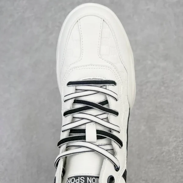 Gucci casual sports shoe - Image 4