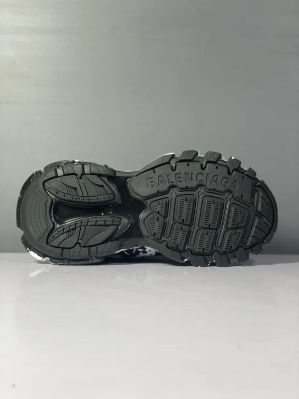 Balenciaga Track - Image 4