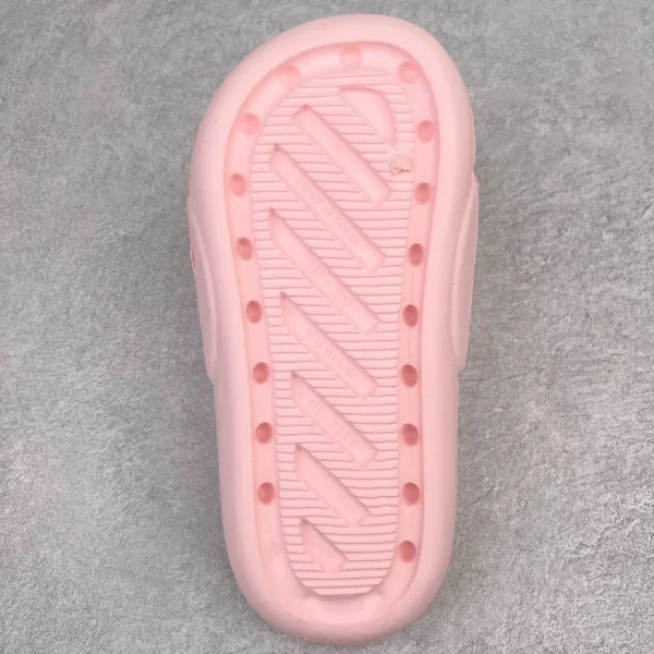 Gucci Slippers - Image 4