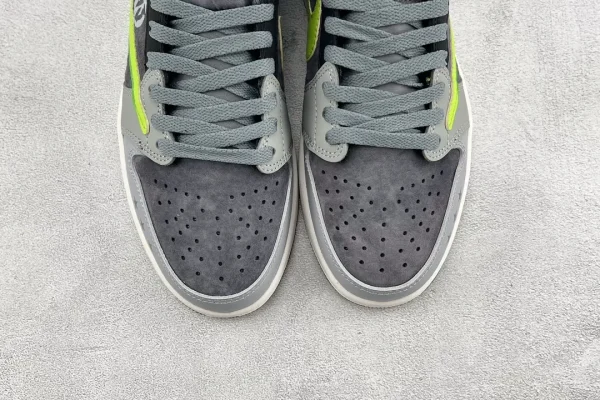Travis Scott x Air Jordan 1 Low - Image 7