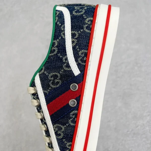 Gucci Canvas Low Cut - Image 7