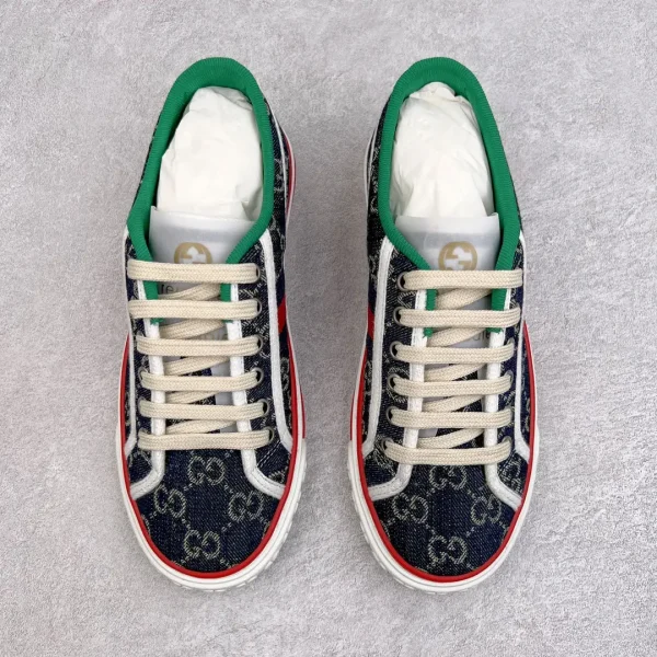 Gucci Canvas Low Cut - Image 2