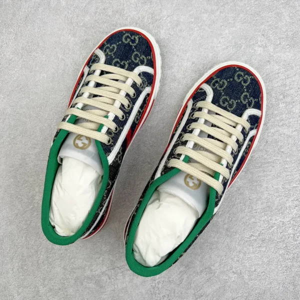 Gucci Canvas Low Cut - Image 3