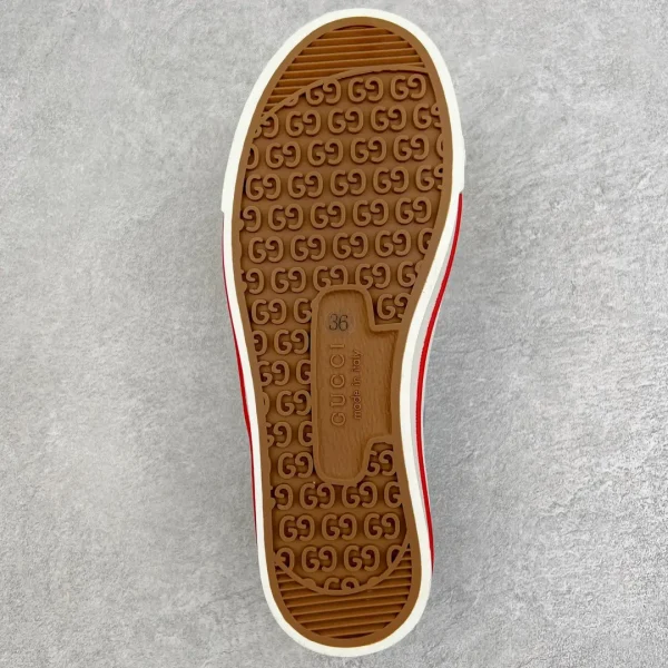 Gucci Canvas Low Cut - Image 9