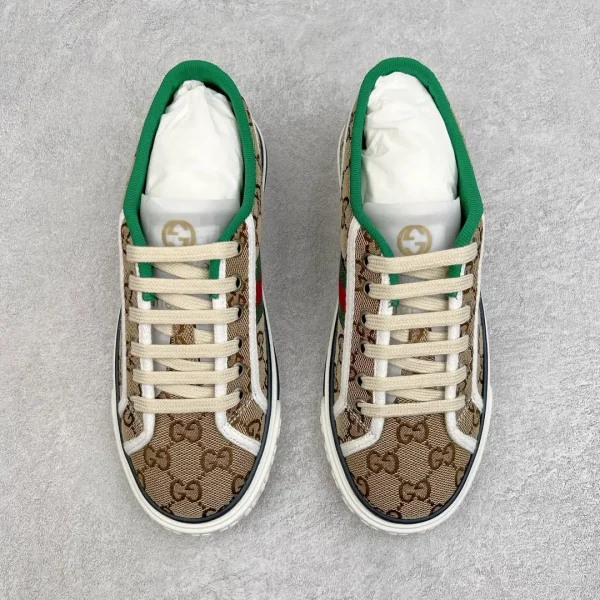 Gucci Canvas Low Cut - Image 2