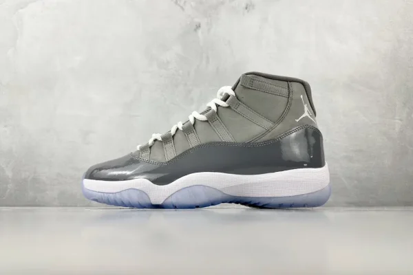 Air Jordan 11 retro "cool grey"