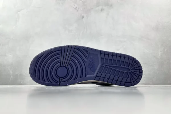 Air Jordan 1 Mid "Purple Chenille" - Image 4