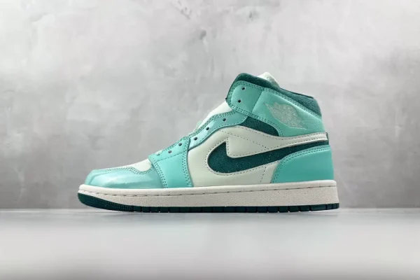 Air Jordan 1 Mid "Bleached Turquoise"