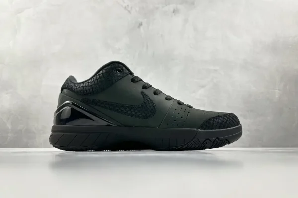 Nike Kobe 4 Protro
Gift of Mamba - Image 2