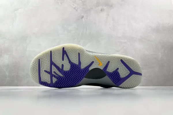 Nike Kobe 4 Protro
Carpe Diem - Image 4