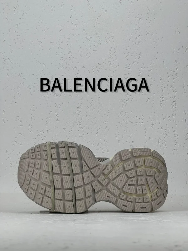 Balenciaga 3XL EXTREME LACE - Image 3