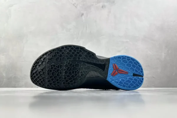 Nike Kobe 6
Dark Knight - Image 4