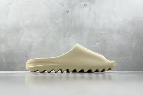 Yeezy Slide
Bone - Image 2