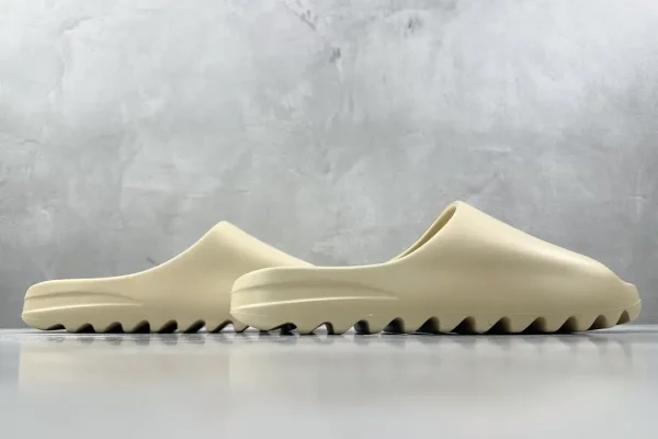 Yeezy Slide
Bone - Image 6