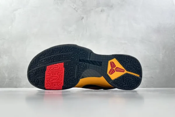 Nike Kobe 5 Protro
Bruce Lee - Image 4