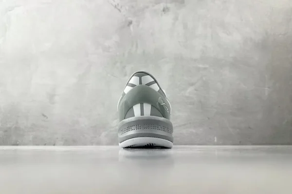 Nike Kobe 8 Protro
Wolf Grey - Image 9