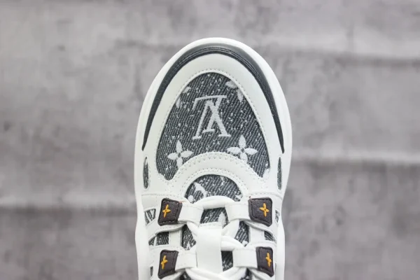 Louis Vuitton Archlight Trainer - Image 8