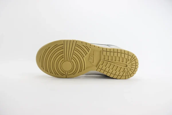 Nike SB Dunk Low x CDG x The North Face - Image 4