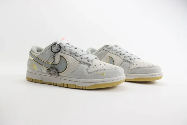 Nike SB Dunk Low x CDG x The North Face - Image 2