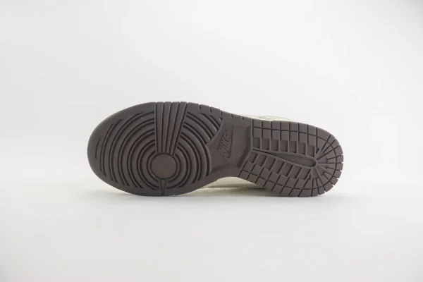 Nike SB Dunk Low x Bape - Image 4