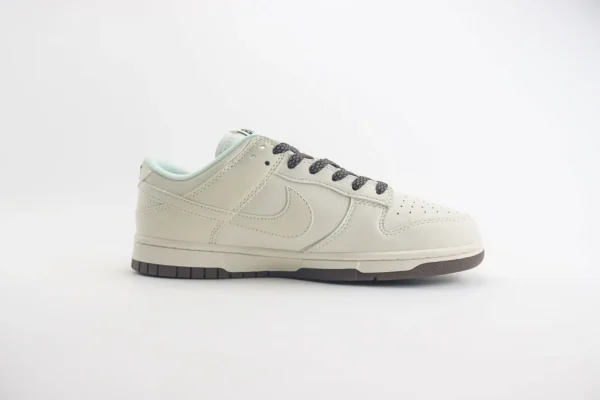 Nike SB Dunk Low x Bape - Image 3