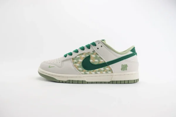 Nike SB Dunk Low