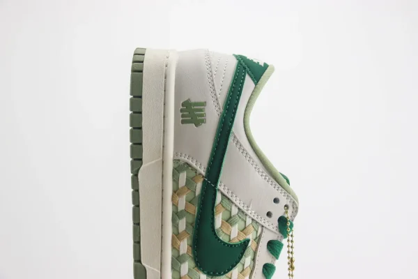 Nike SB Dunk Low - Image 7