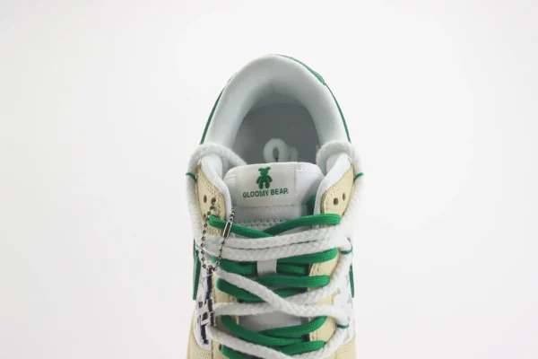 Nike SB Dunk Low x LV - Image 9