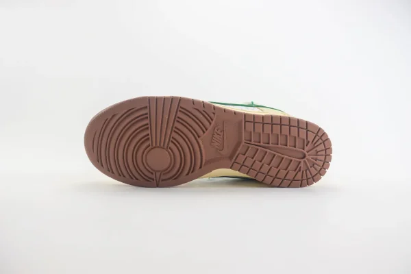 Nike SB Dunk Low x LV - Image 4