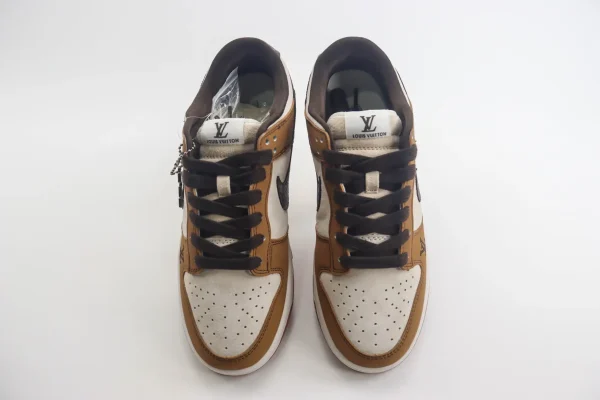 Nike SB Dunk Low x LV - Image 5