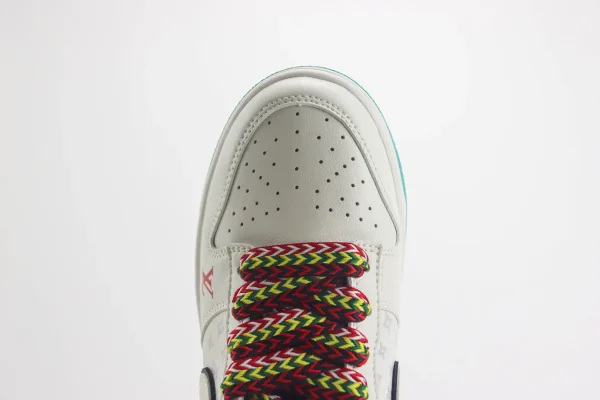 Nike SB Dunk Low x LV - Image 8