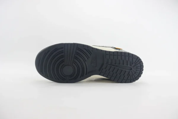 Nike SB Dunk Low x GUCCI - Image 4