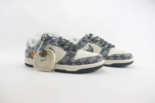 Nike SB Dunk Low x GUCCI - Image 2
