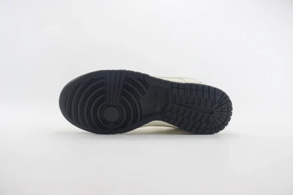 Nike SB Dunk Low x LV - Image 4