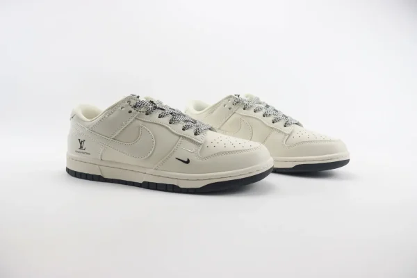 Nike SB Dunk Low x LV - Image 2