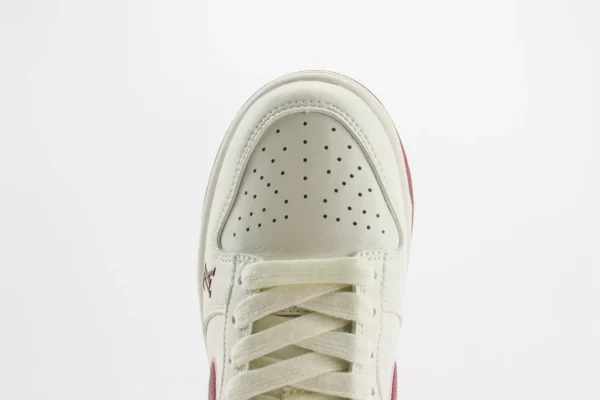 Nike SB Dunk Low x LV - Image 8