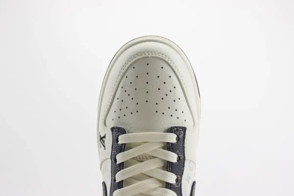 Nike SB Dunk Low x LV - Image 8