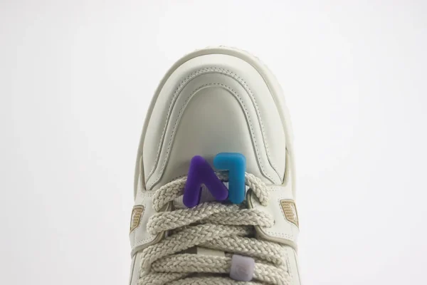LV trainer Maxi - Image 8