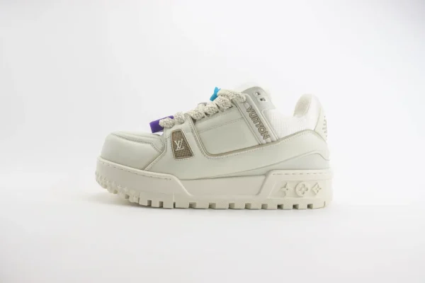 LV trainer Maxi