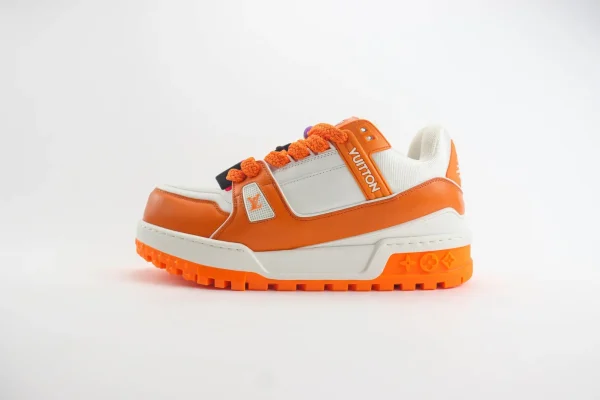 LV trainer Maxi