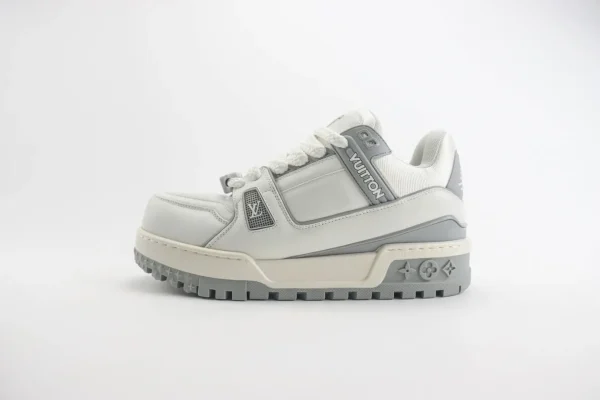 LV trainer Maxi