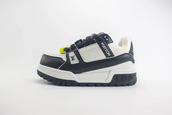 LV trainer Maxi
