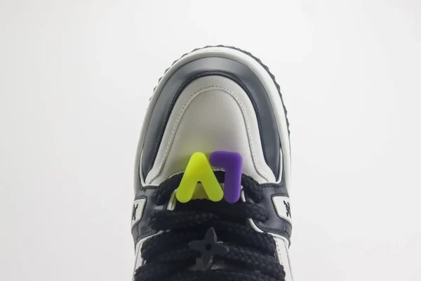 LV trainer Maxi - Image 8