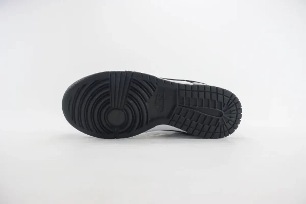 Nike SB Dunk Low x LV - Image 4