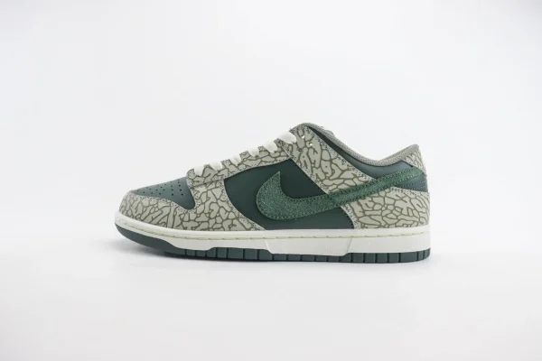 Nike SB Dunk Low