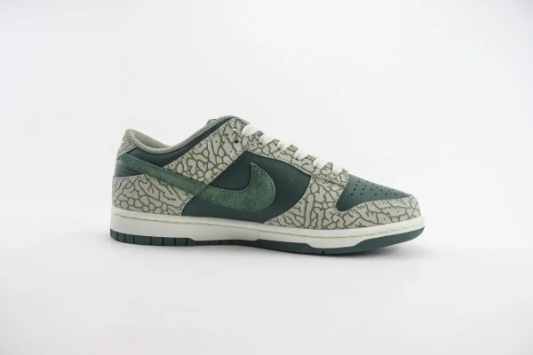 Nike SB Dunk Low - Image 3