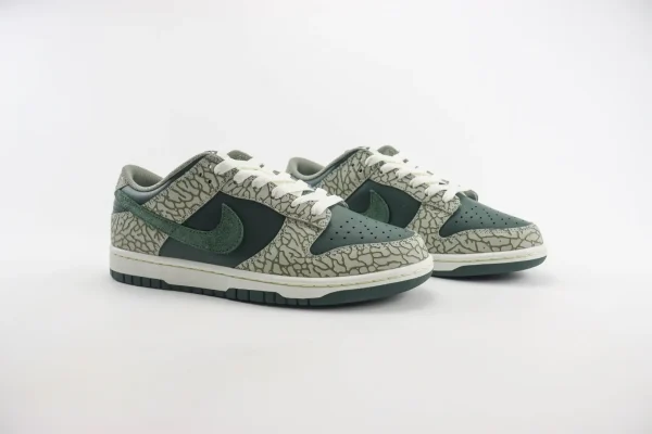 Nike SB Dunk Low - Image 2